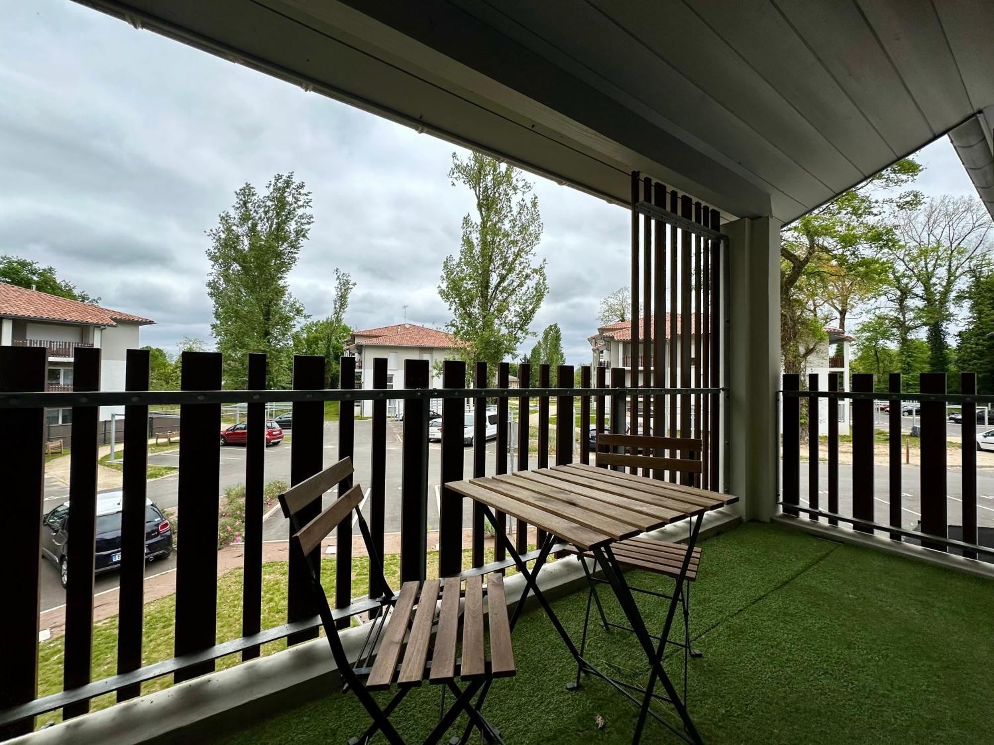 L'Emeraude - Proche Hopital - Parking - Clim - Fibre - Terrasse Mont-de-Marsan Kültér fotó